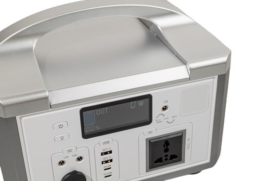 উচ্চ শক্তি ঘনত্ব DC12V 300W ইউএসবি পোর্টেবল পাওয়ার ব্যাংক গাড়ি চার্জার / সৌর প্যানেল চার্জার MSDS হোম ব্যাকআপের জন্য অনুমোদিত