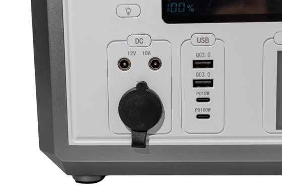 উচ্চ শক্তি ঘনত্ব DC12V 300W ইউএসবি পোর্টেবল পাওয়ার ব্যাংক গাড়ি চার্জার / সৌর প্যানেল চার্জার MSDS হোম ব্যাকআপের জন্য অনুমোদিত